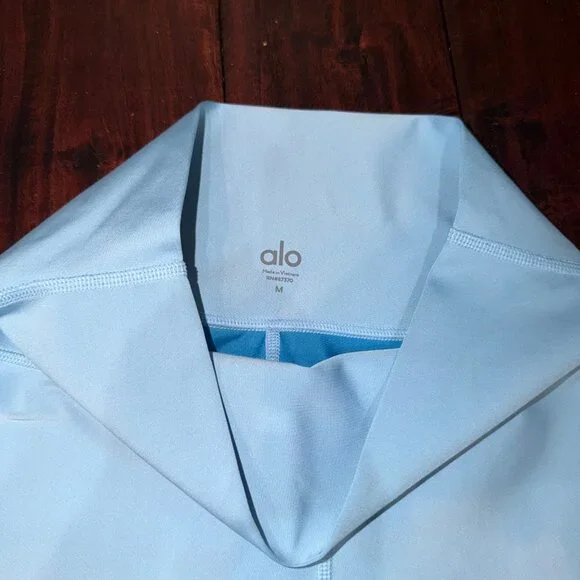 Alo Yoga High-Waist Airlift Legging – Blue Skies | Sculpting Performance Fit - Picture 4 of 5